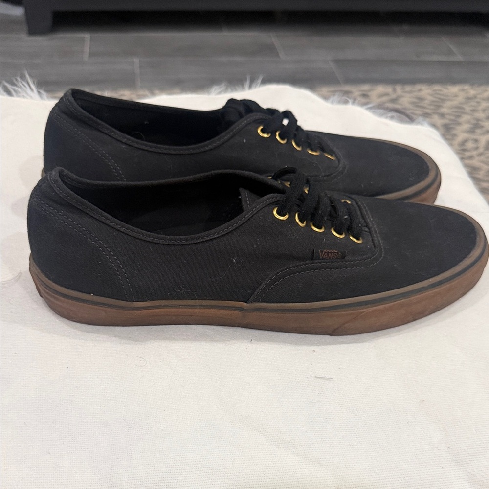 Vans Men's Black Sneakers with Gold Eyelets - Picture 2 of 6